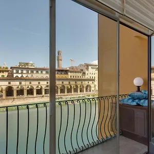 Apartment Ponte Vecchio Balcony